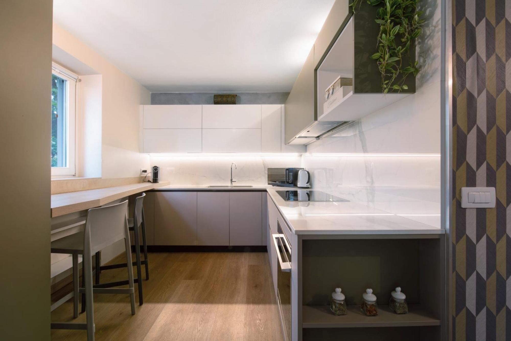 מנדלו דל לאריו Aloha Lake Apartments מראה חיצוני תמונה