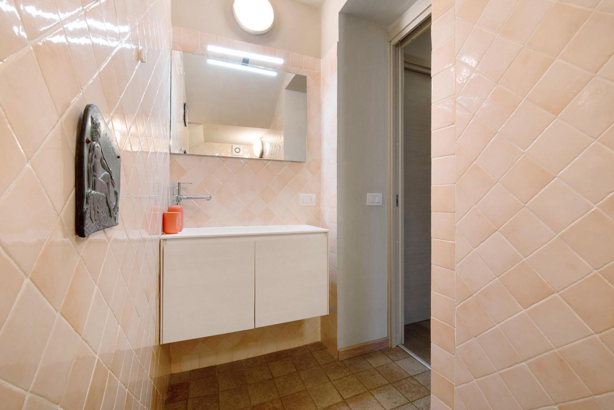 מנדלו דל לאריו Aloha Lake Apartments מראה חיצוני תמונה