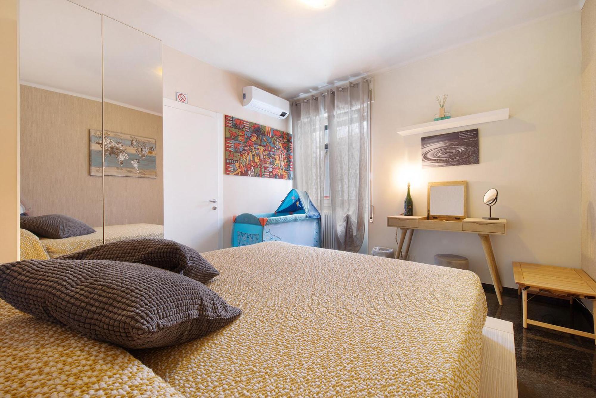 מנדלו דל לאריו Aloha Lake Apartments מראה חיצוני תמונה