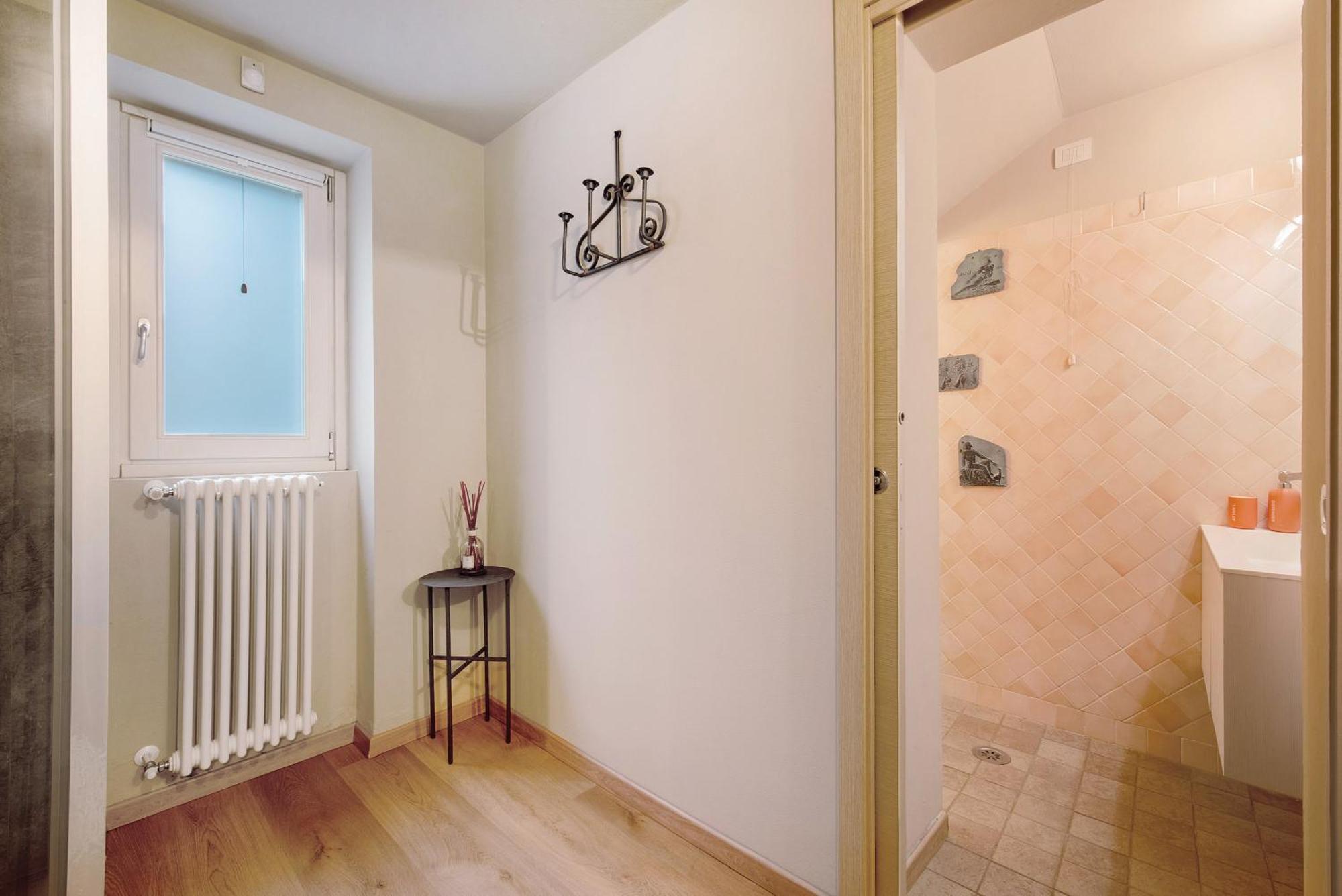 מנדלו דל לאריו Aloha Lake Apartments מראה חיצוני תמונה